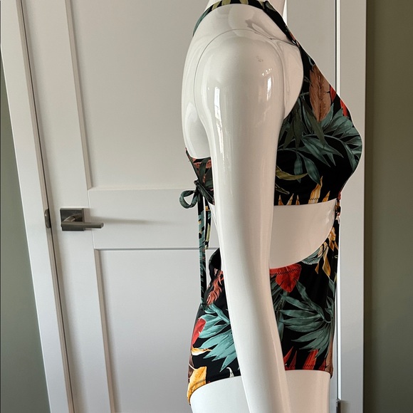 Shade & Shore Tropical Cutout Monokini NWT - Picture 6 of 14